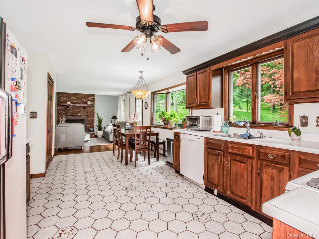 113 Buckberg Road, Tomkins Cove, NY 10980