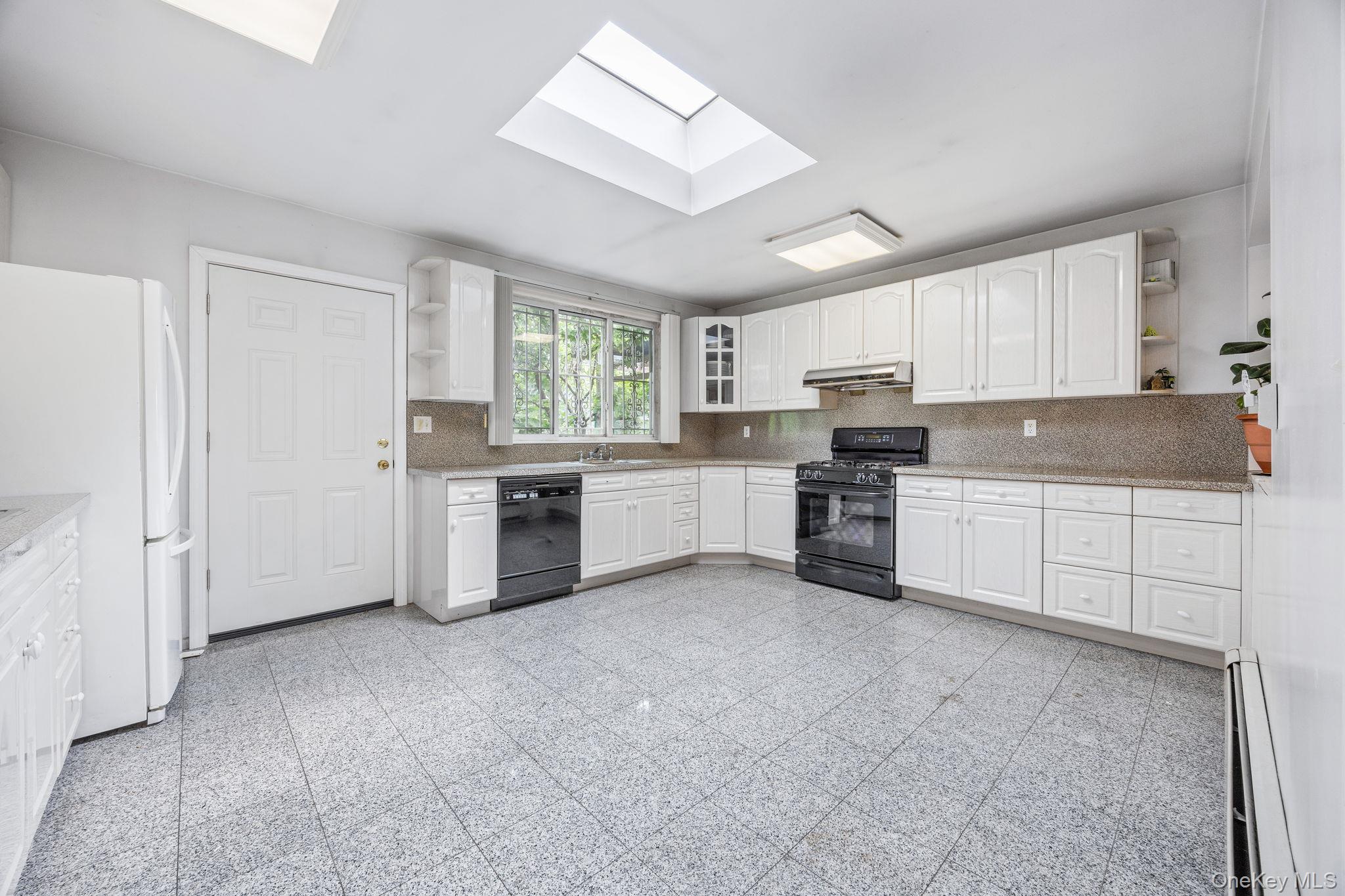 14759 71st Avenue, Flushing, NY 11367