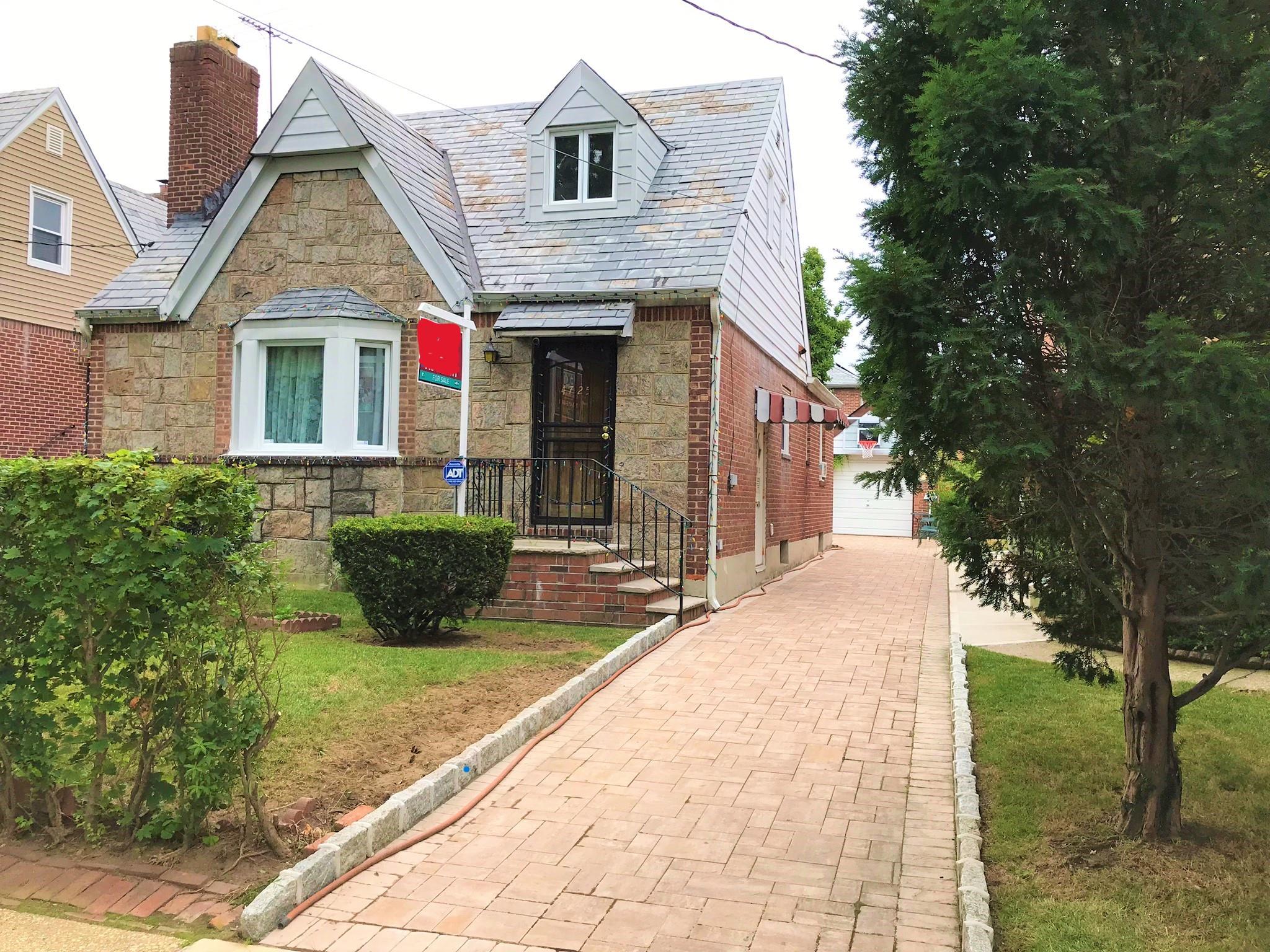 4725 159th Street, Flushing, NY 11358