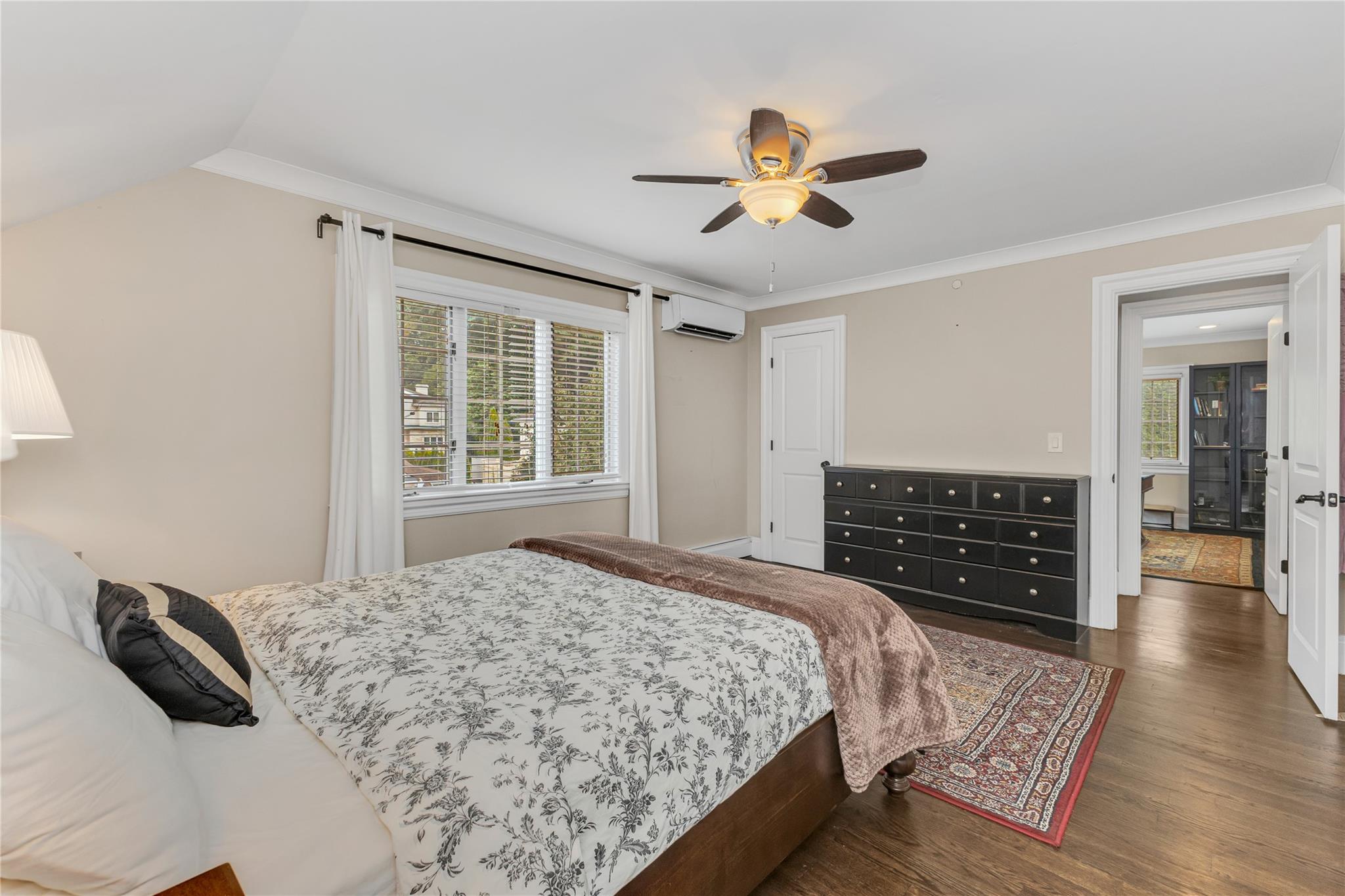 12 Overhill Lane, Roslyn, NY 11576