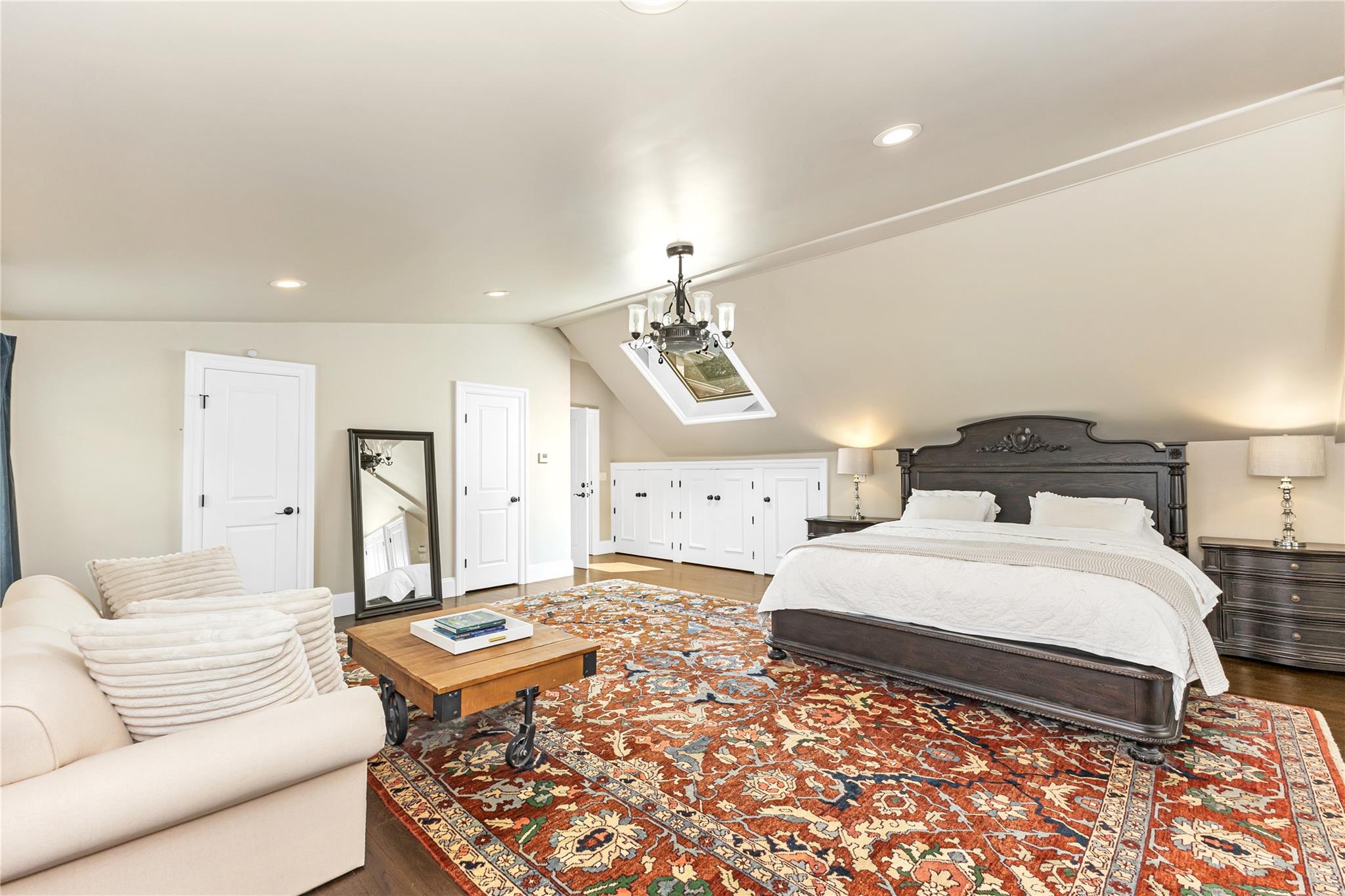 12 Overhill Lane, Roslyn, NY 11576