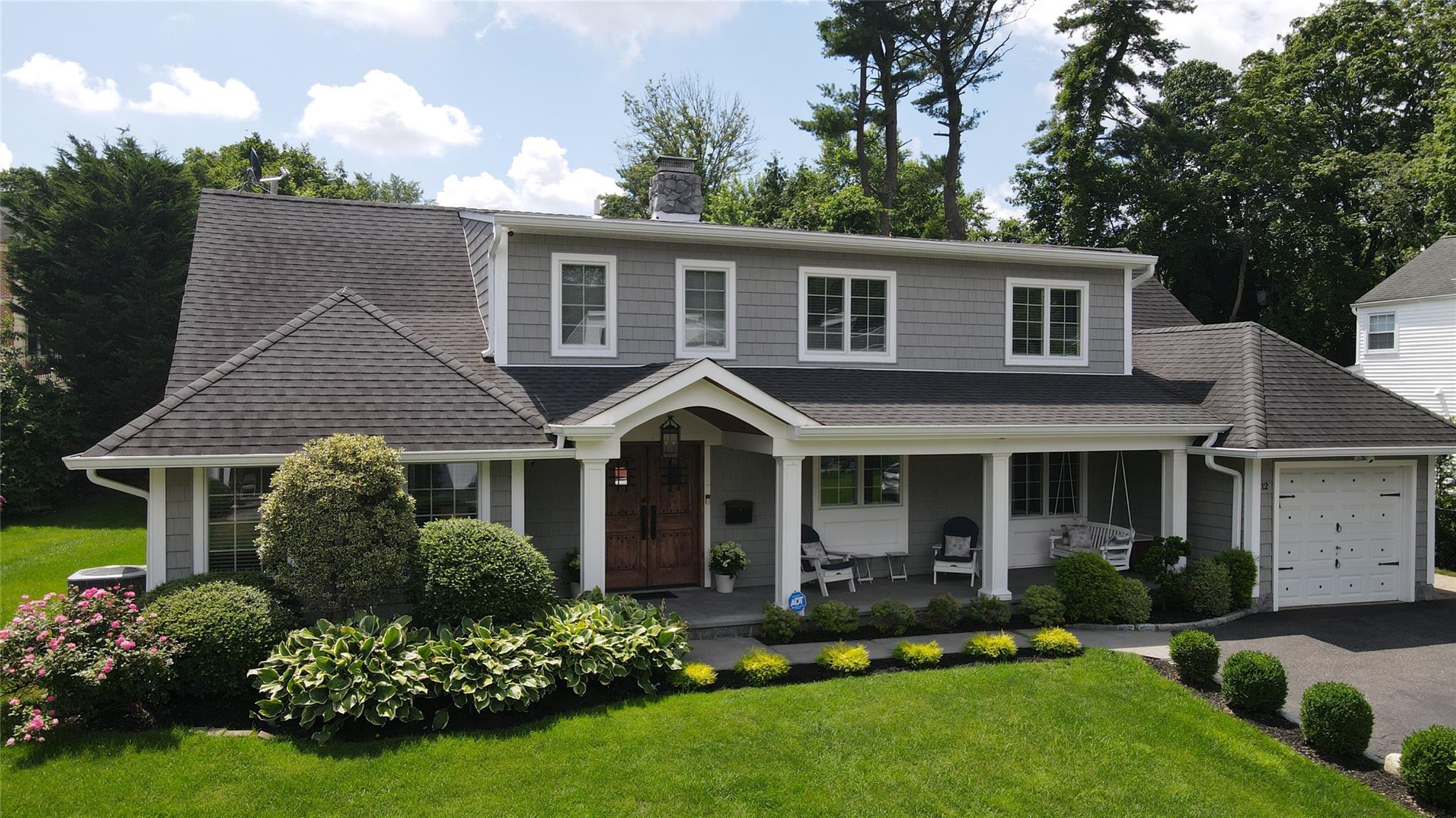 12 Overhill Lane, Roslyn, NY 11576