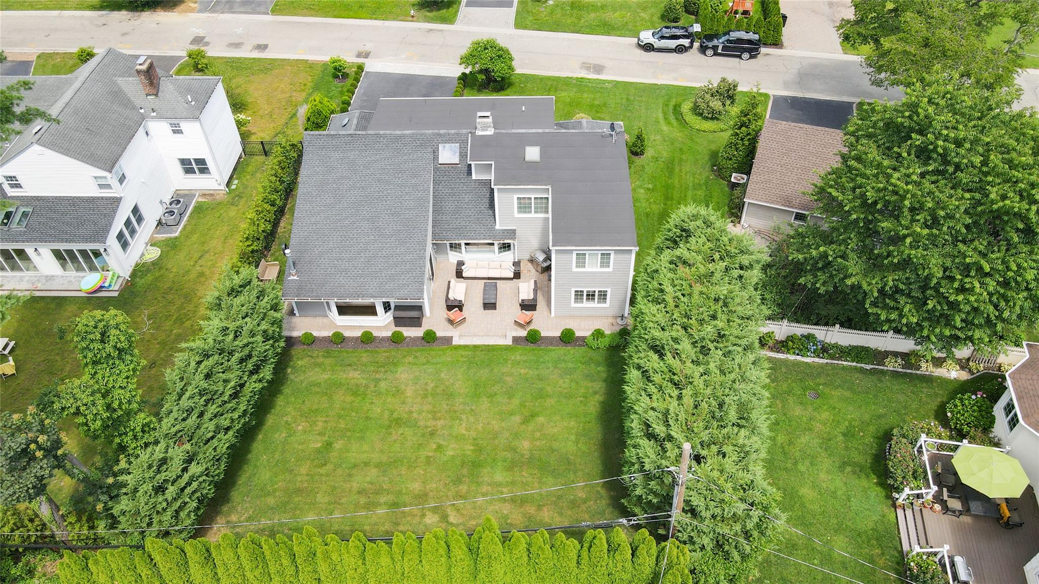 12 Overhill Lane, Roslyn, NY 11576