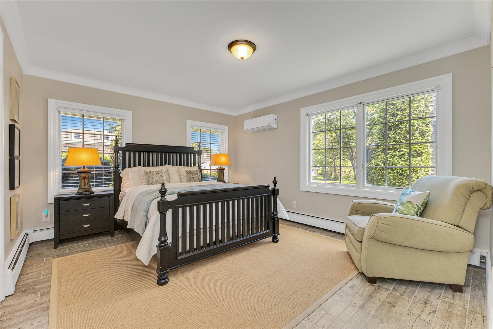 12 Overhill Lane, Roslyn, NY 11576