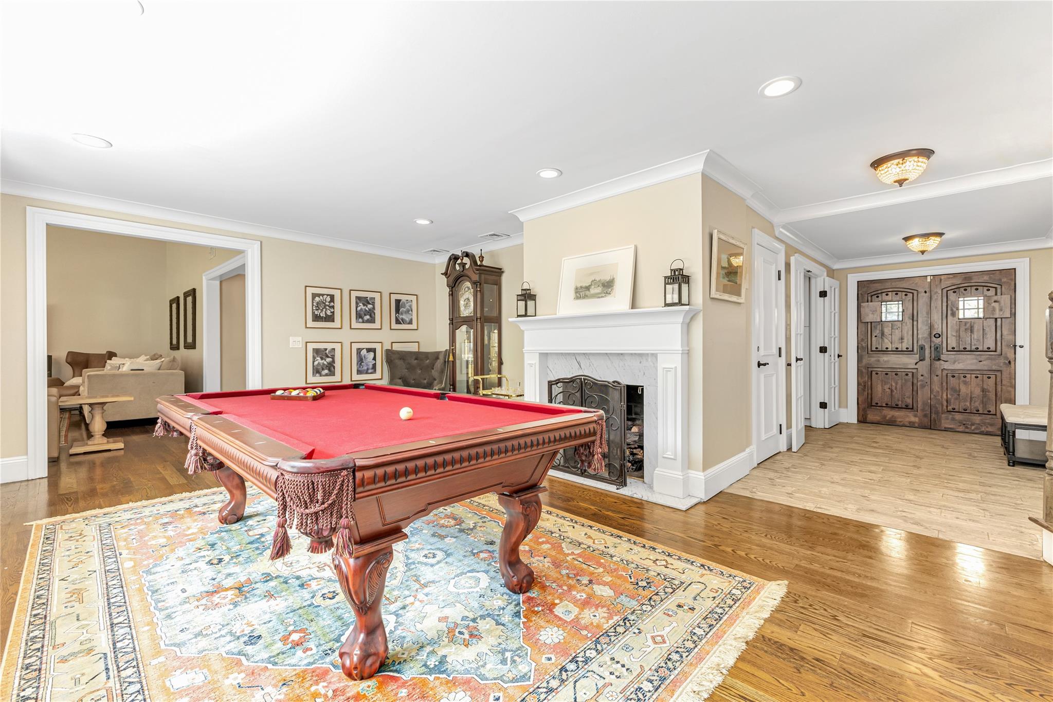 12 Overhill Lane, Roslyn, NY 11576