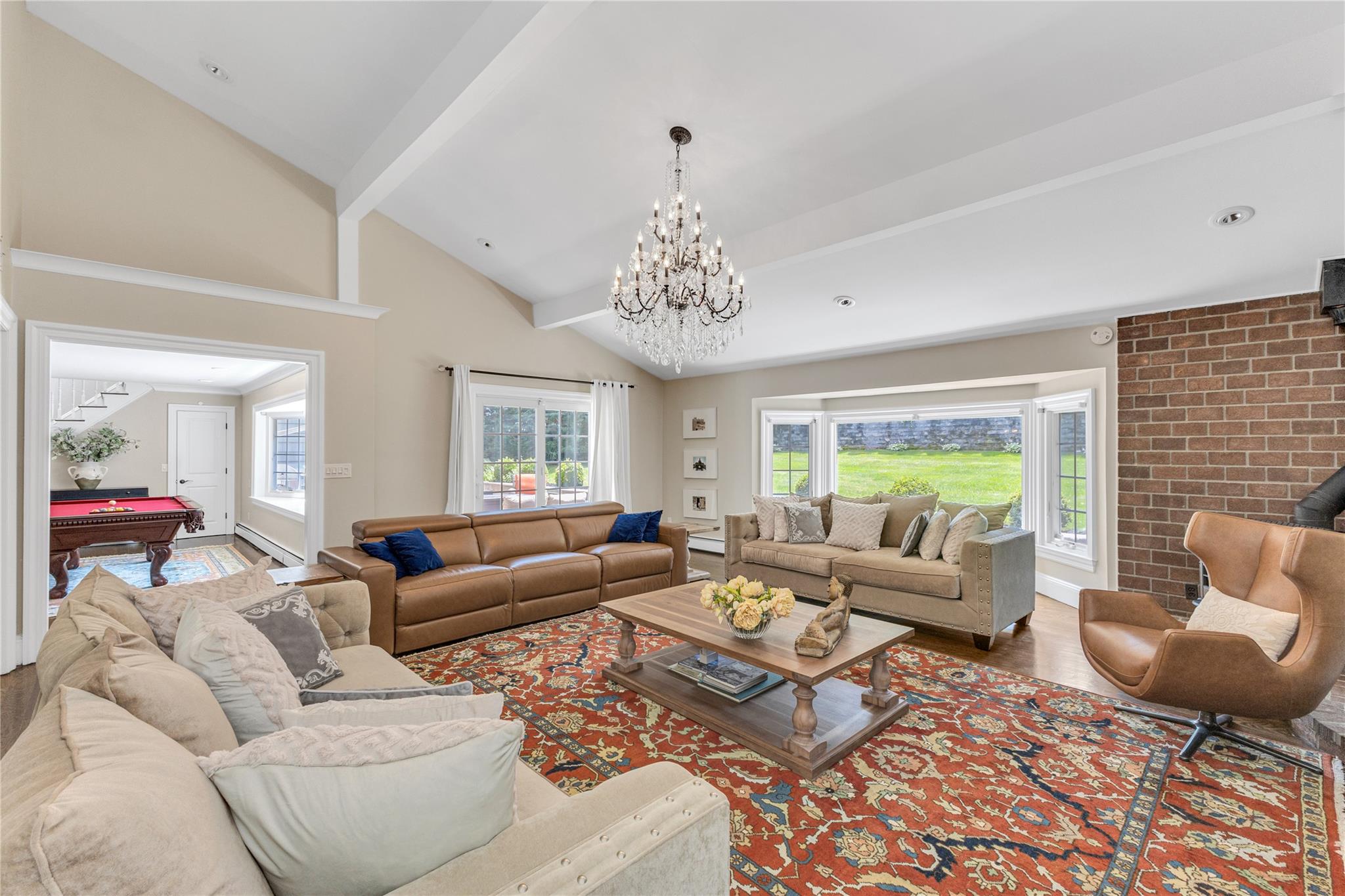 12 Overhill Lane, Roslyn, NY 11576