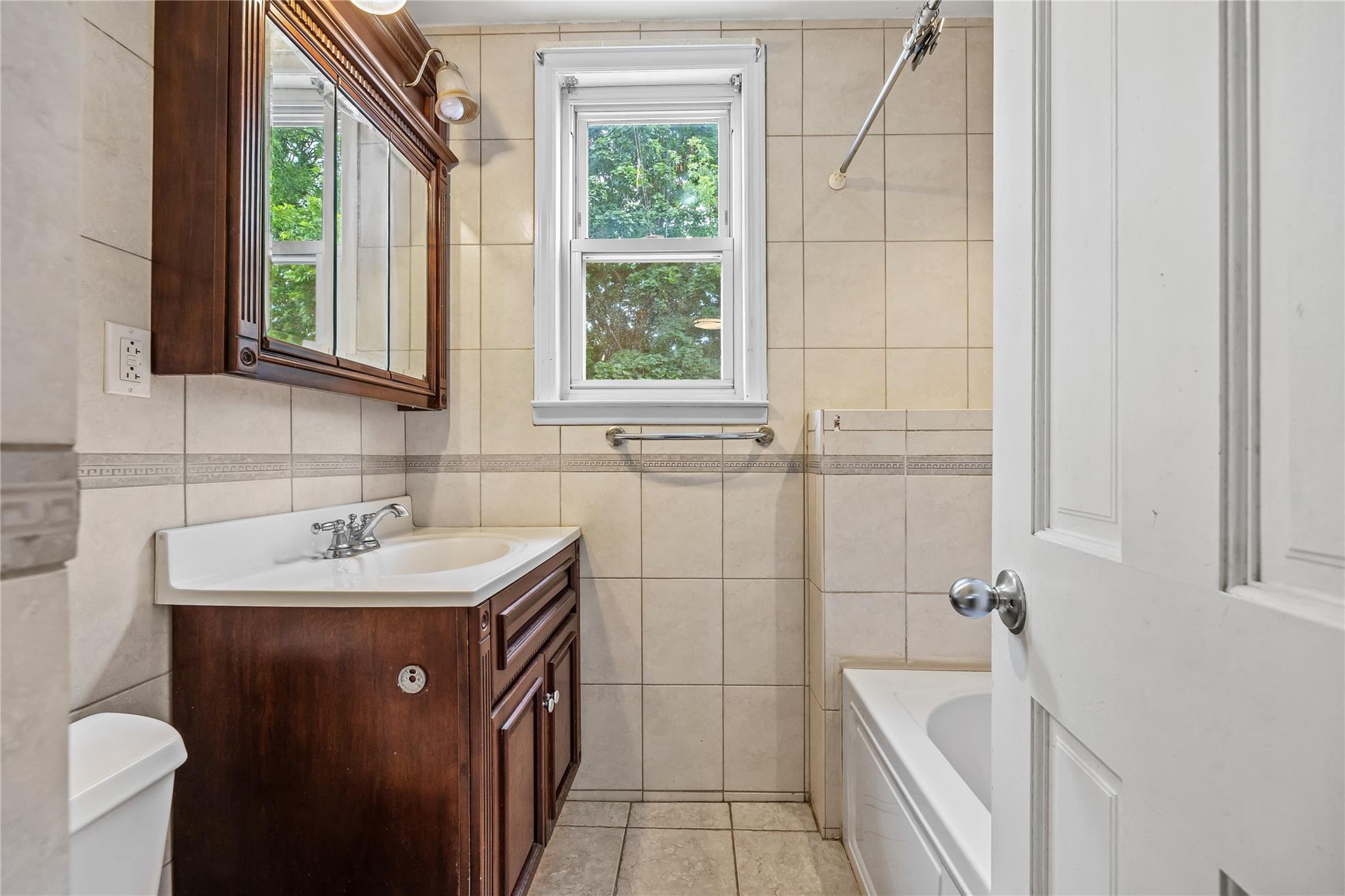 140-24 Quince Avenue, Flushing, NY 11355