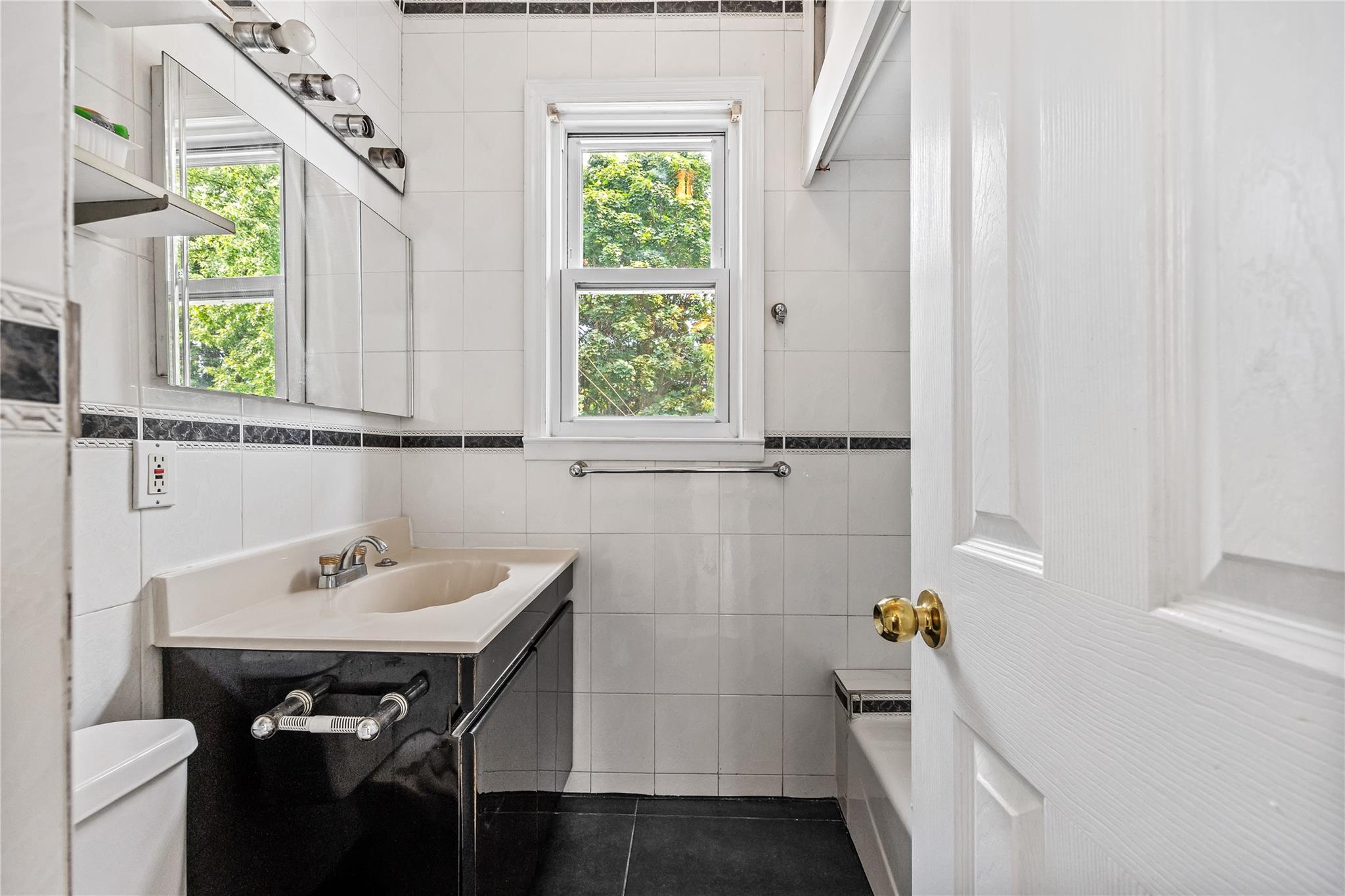 140-24 Quince Avenue, Flushing, NY 11355