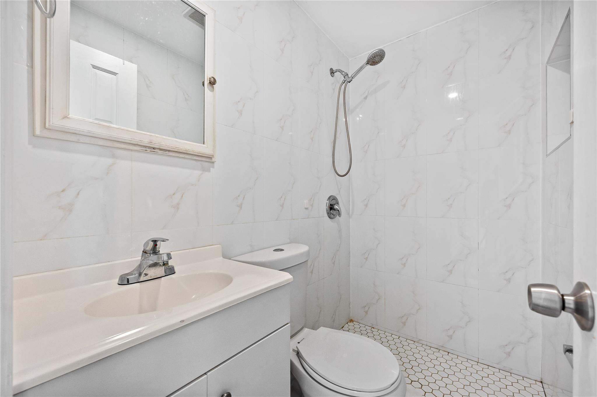 140-24 Quince Avenue, Flushing, NY 11355