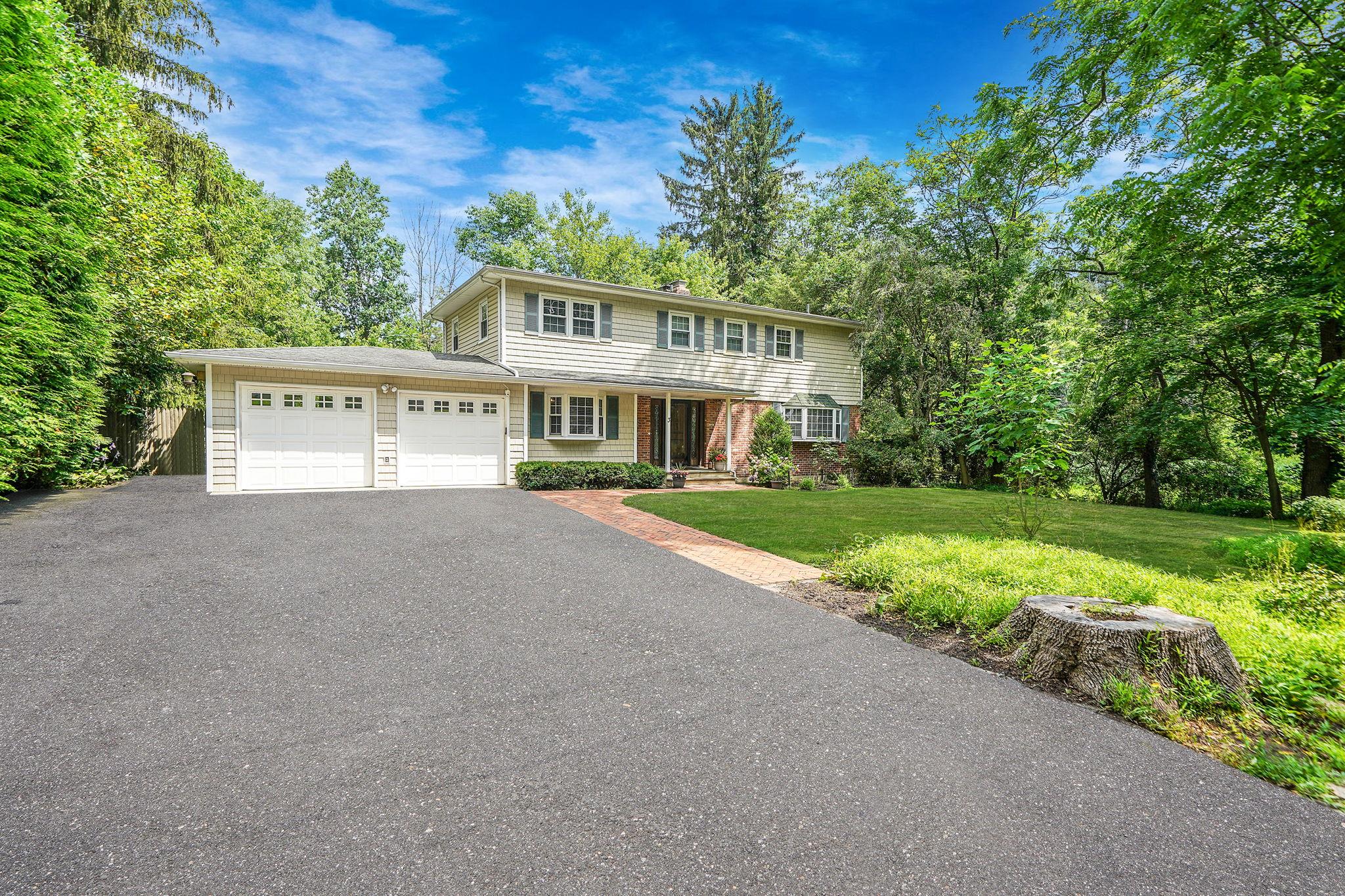3 Tanyard Lane, Huntington, NY 11743