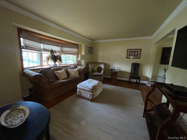 468 N. Greene Ave, Lindenhurst, NY 11757