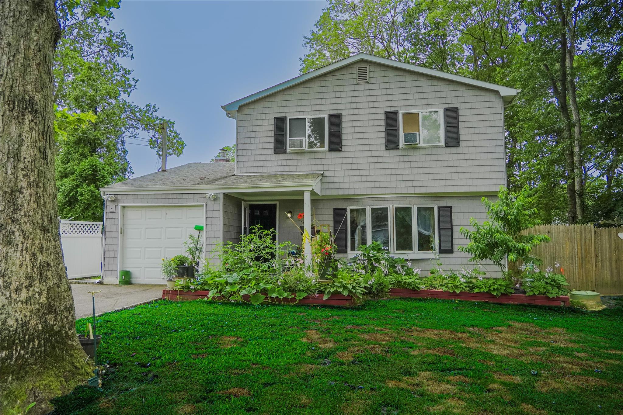 172 Hampton Avenue, Mastic, NY 11950