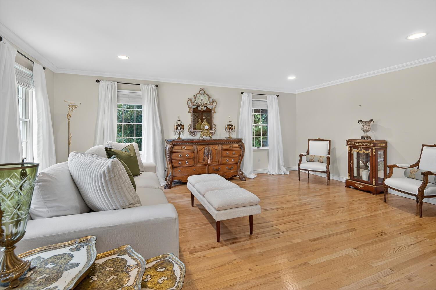 2 Gail Terrace, Glen Cove, NY 11542