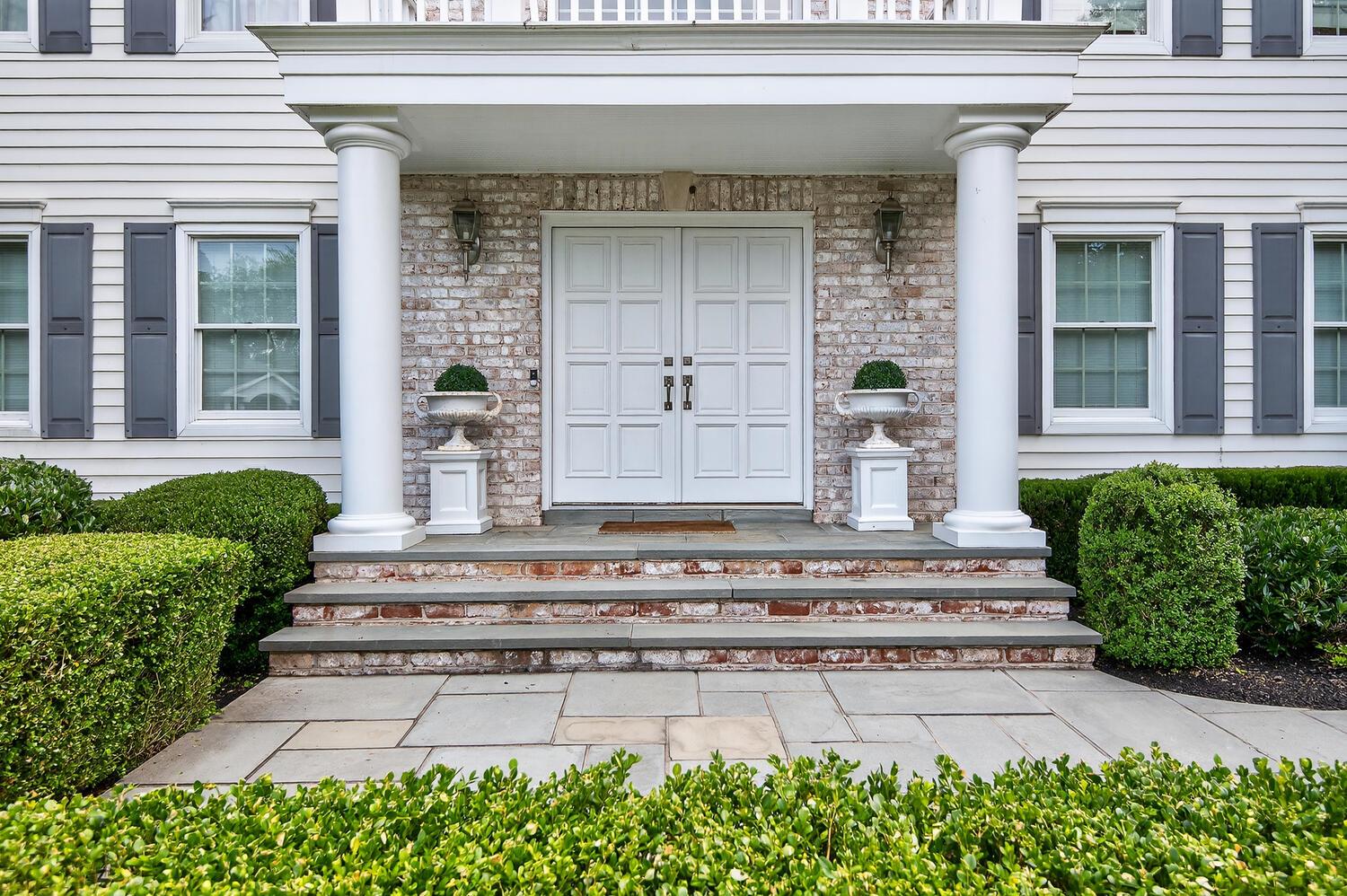 2 Gail Terrace, Glen Cove, NY 11542