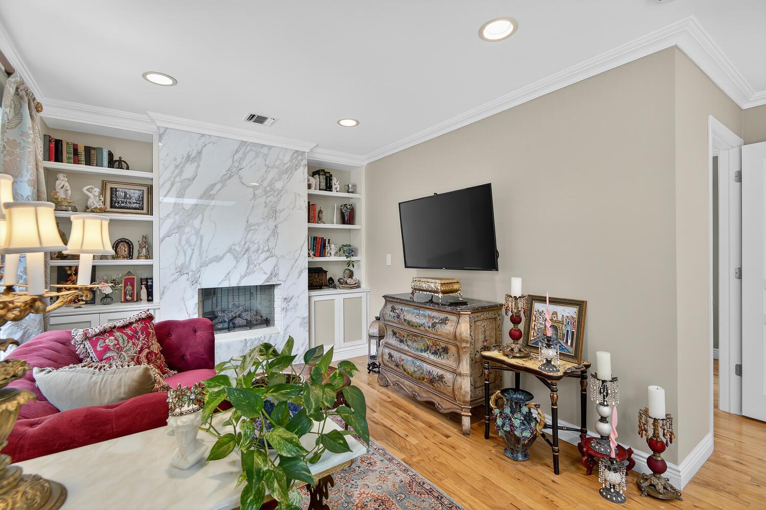 2 Gail Terrace, Glen Cove, NY 11542