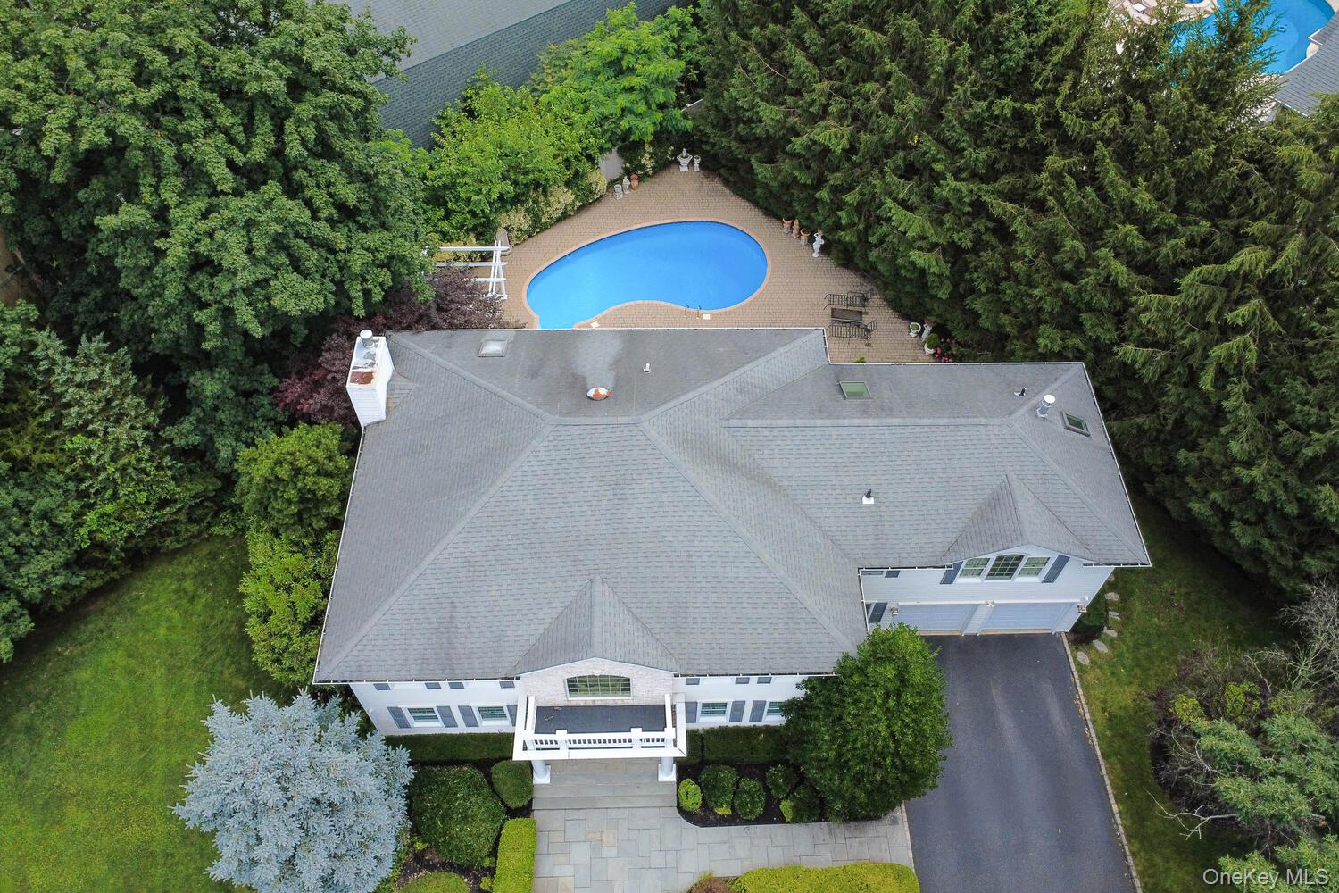 2 Gail Terrace, Glen Cove, NY 11542