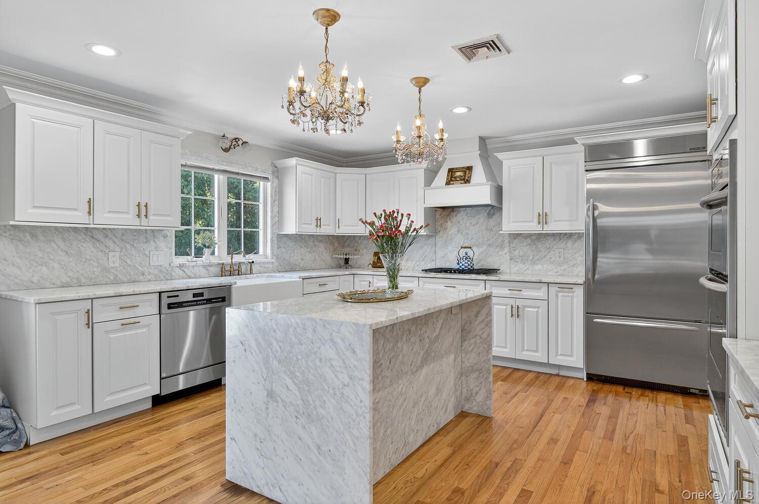 2 Gail Terrace, Glen Cove, NY 11542