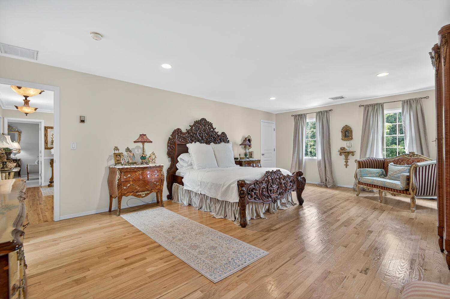 2 Gail Terrace, Glen Cove, NY 11542