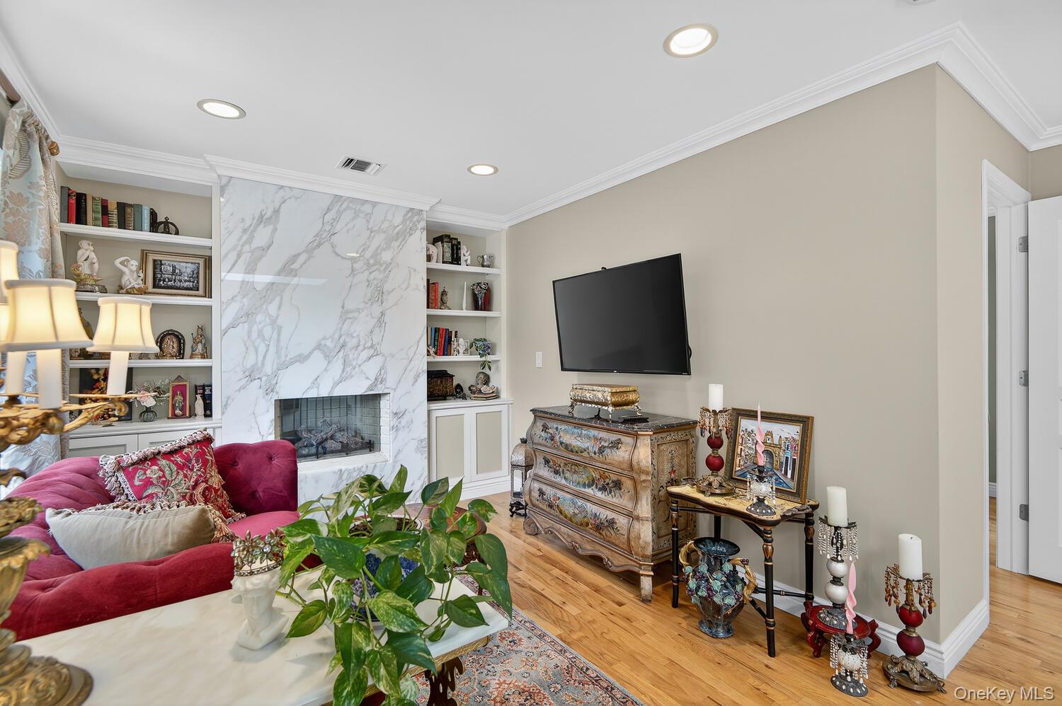 2 Gail Terrace, Glen Cove, NY 11542