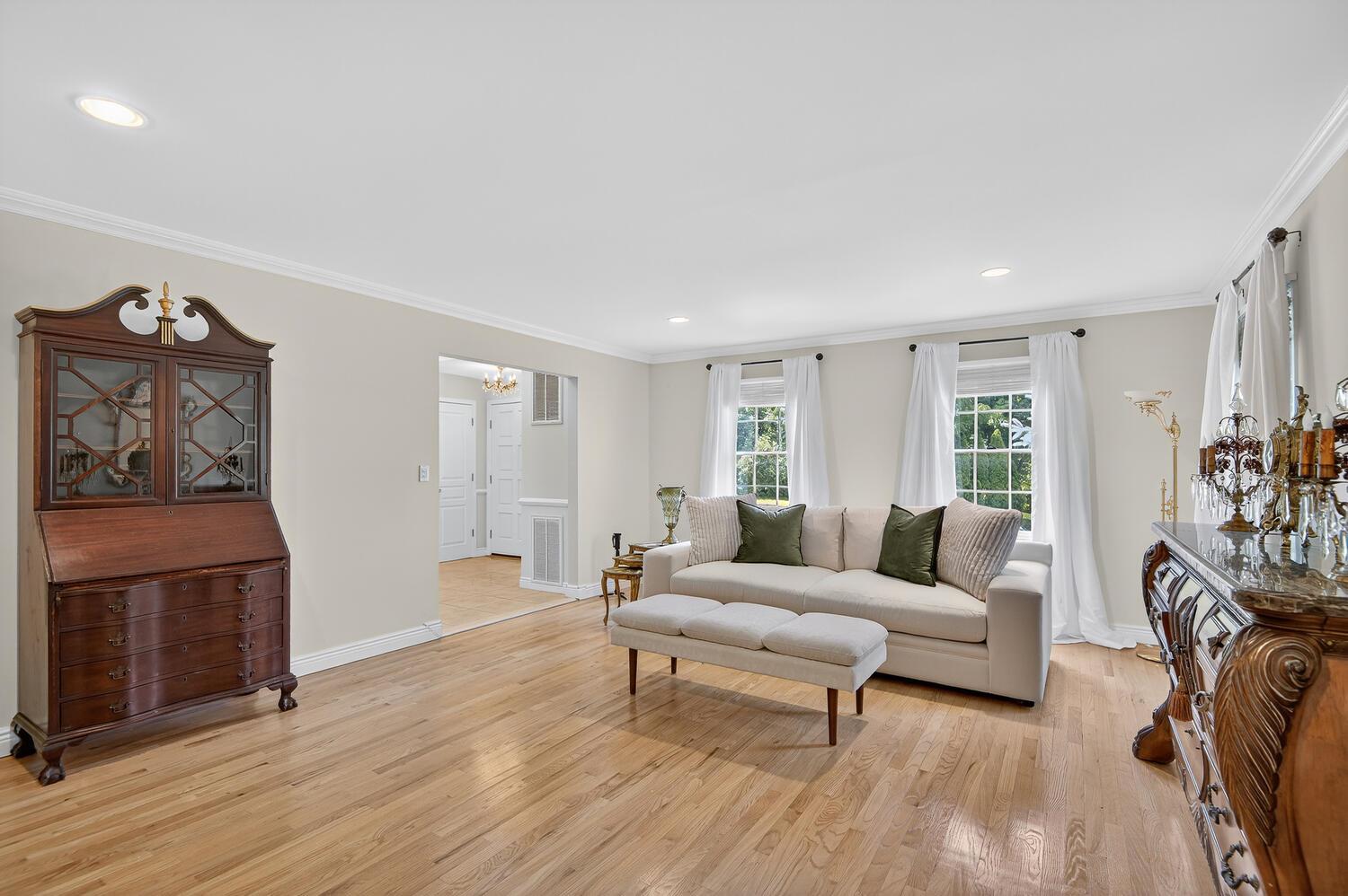 2 Gail Terrace, Glen Cove, NY 11542