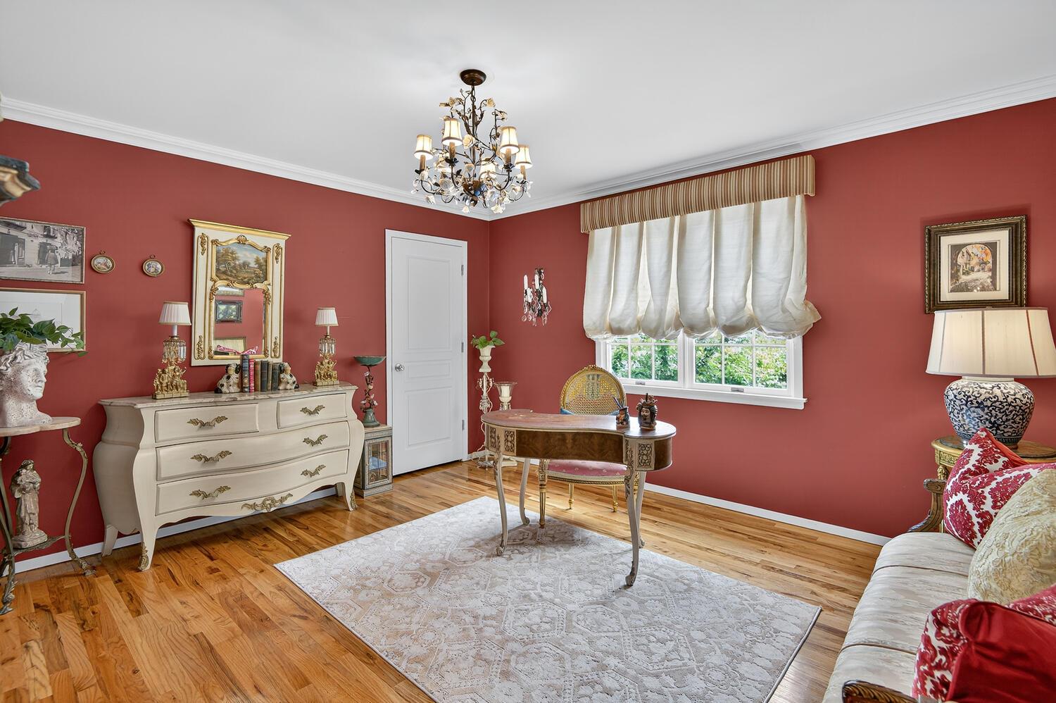 2 Gail Terrace, Glen Cove, NY 11542