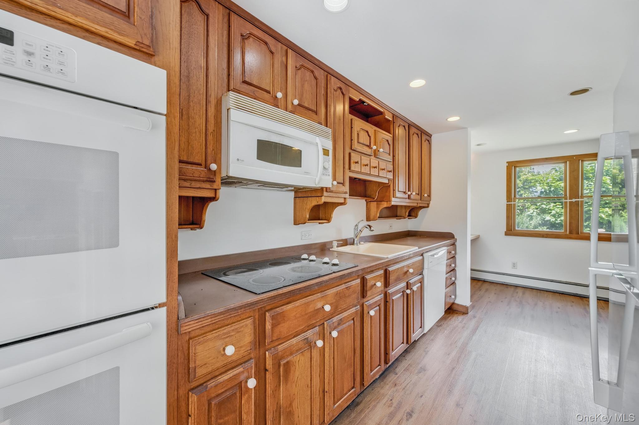 11 Rhoda Avenue, Smithtown, NY 11787