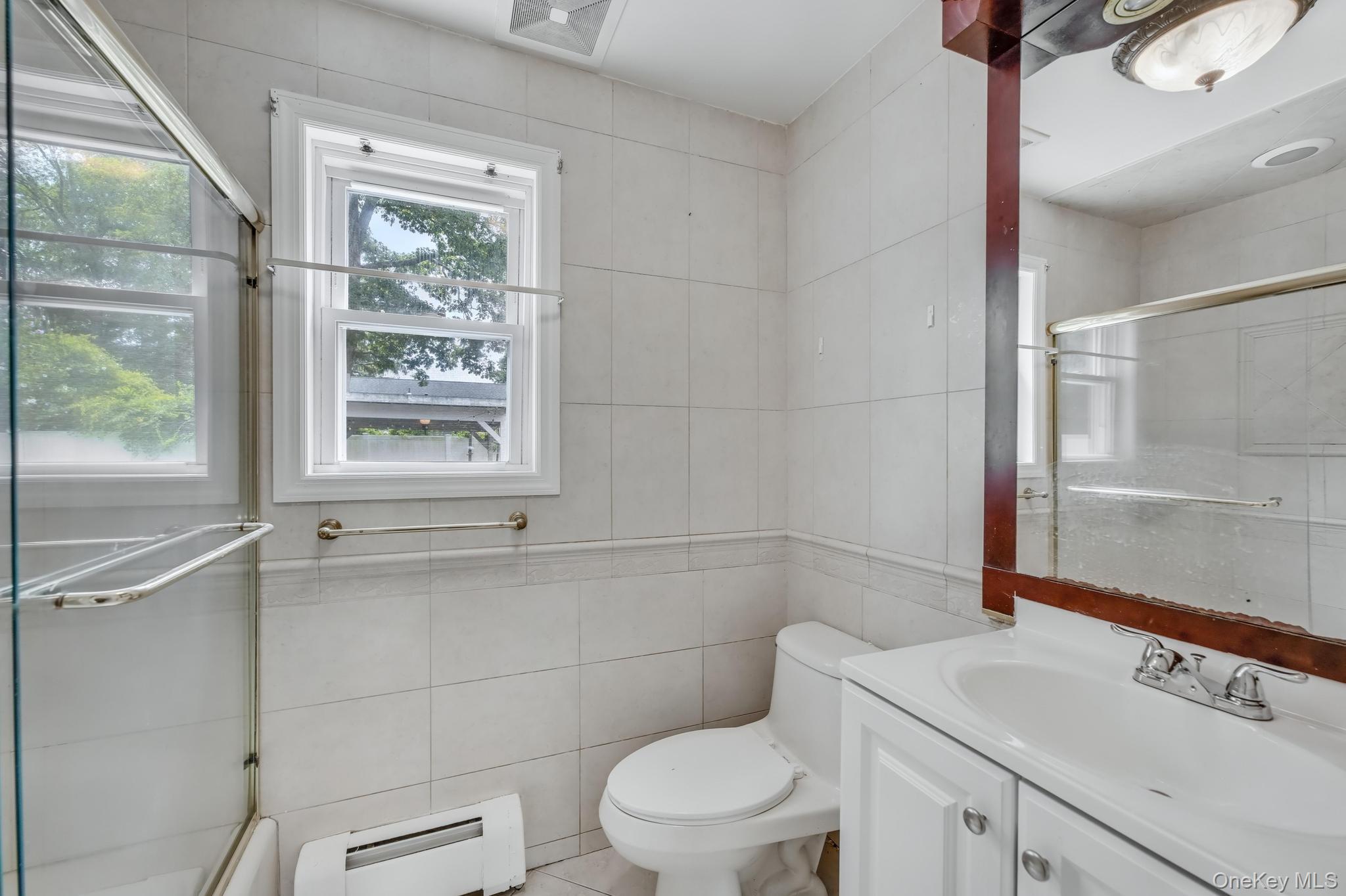 11 Rhoda Avenue, Smithtown, NY 11787