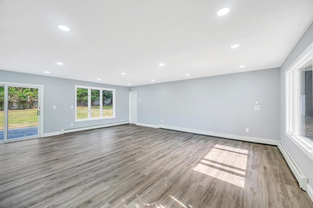 9 Wakefield Avenue, Coram, NY 11727