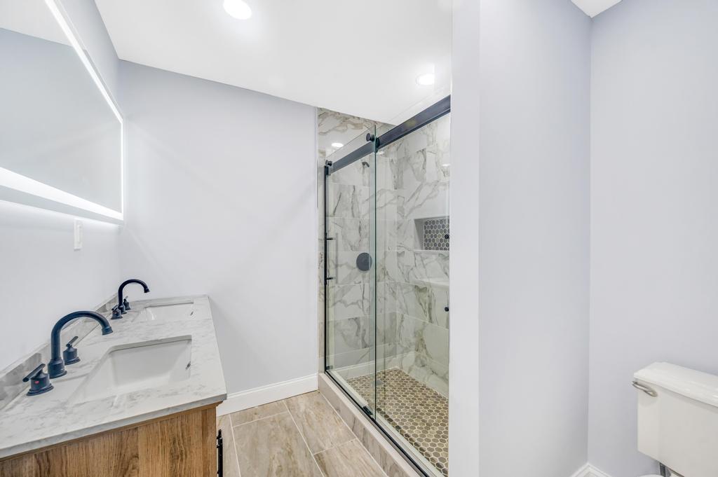 9 Wakefield Avenue, Coram, NY 11727