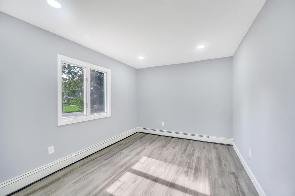 9 Wakefield Avenue, Coram, NY 11727