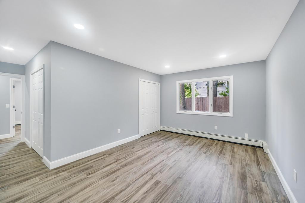 9 Wakefield Avenue, Coram, NY 11727