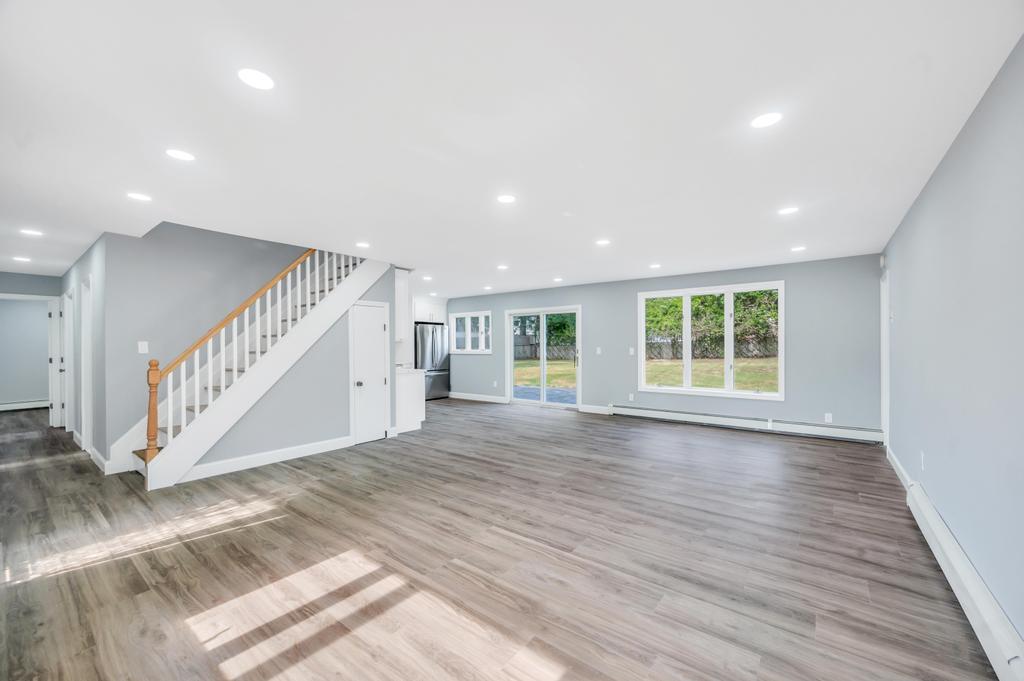 9 Wakefield Avenue, Coram, NY 11727