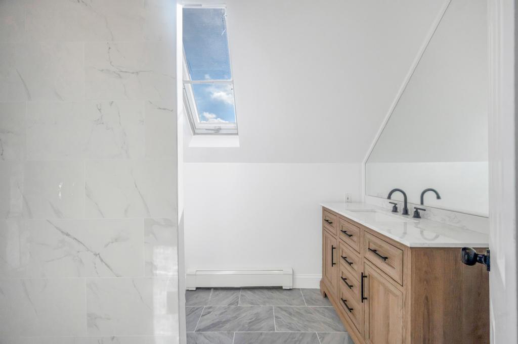 9 Wakefield Avenue, Coram, NY 11727