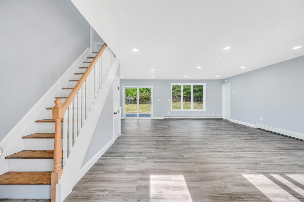 9 Wakefield Avenue, Coram, NY 11727