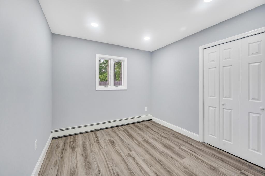 9 Wakefield Avenue, Coram, NY 11727