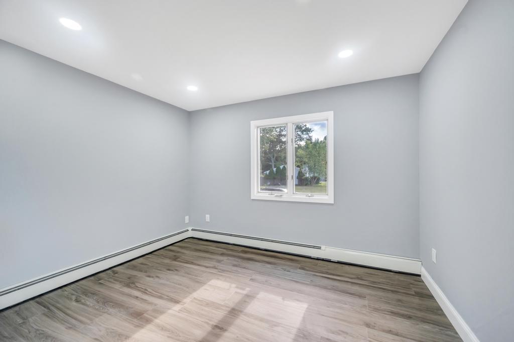 9 Wakefield Avenue, Coram, NY 11727