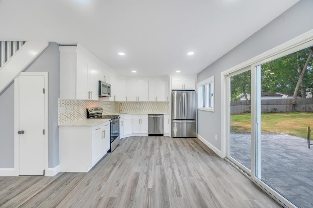 9 Wakefield Avenue, Coram, NY 11727