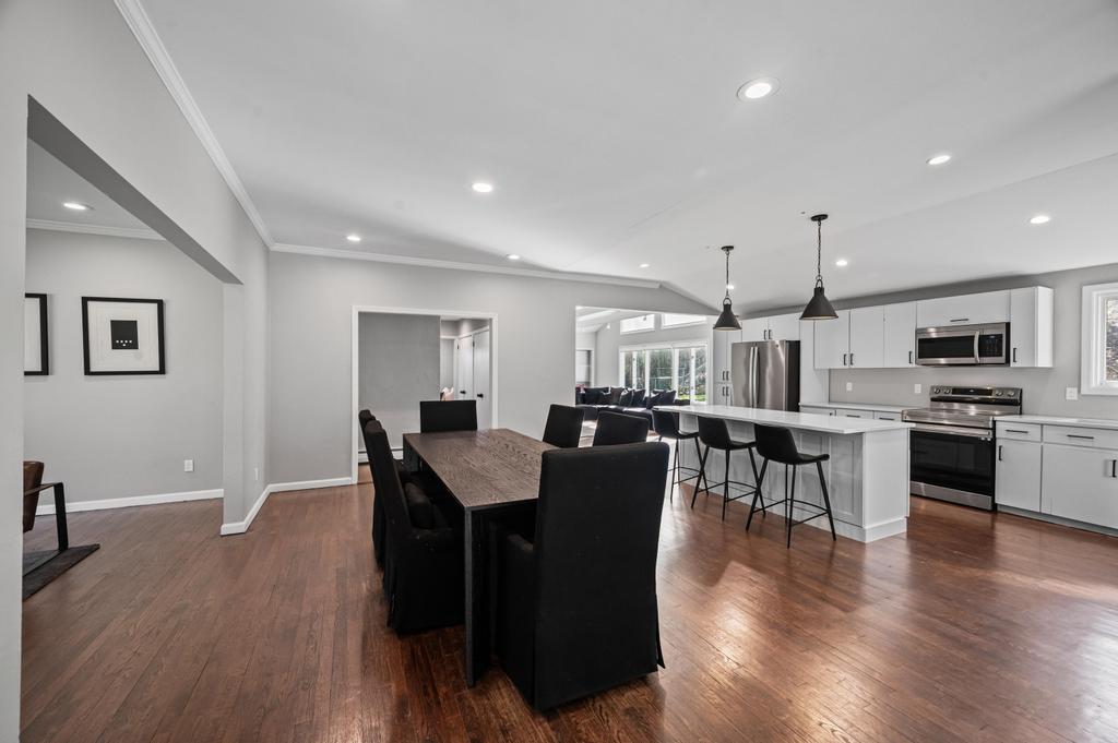 110 Peach Drive, East Hills, NY 11576