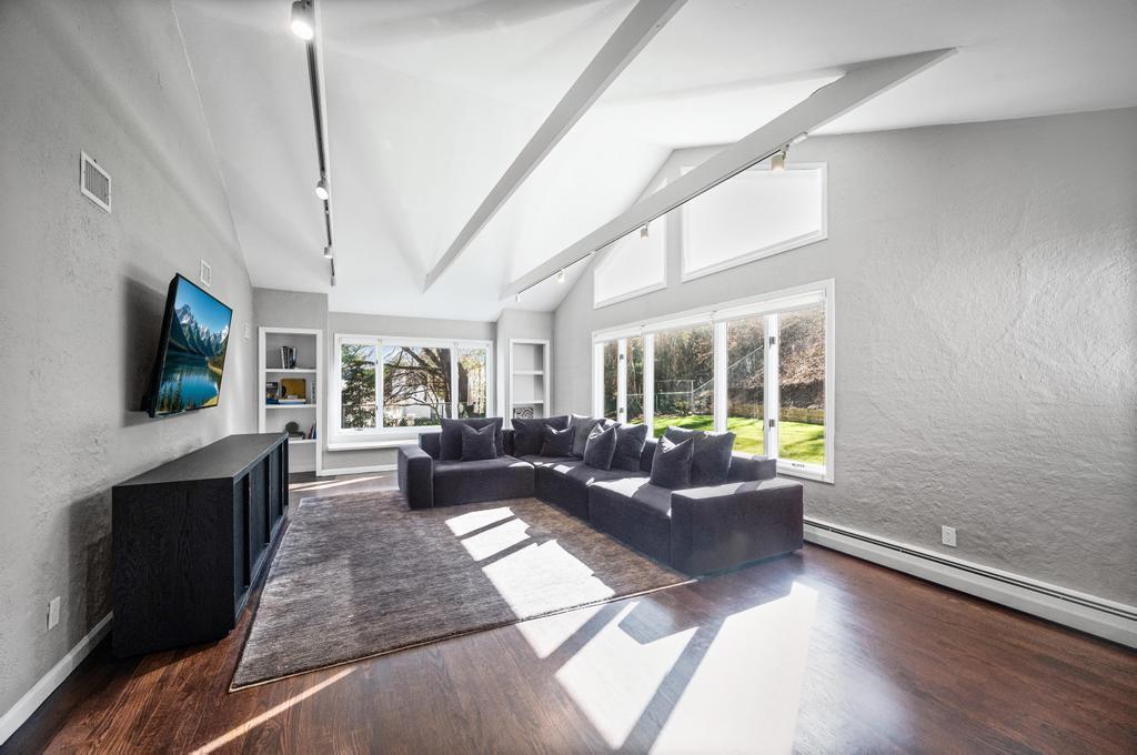 110 Peach Drive, East Hills, NY 11576