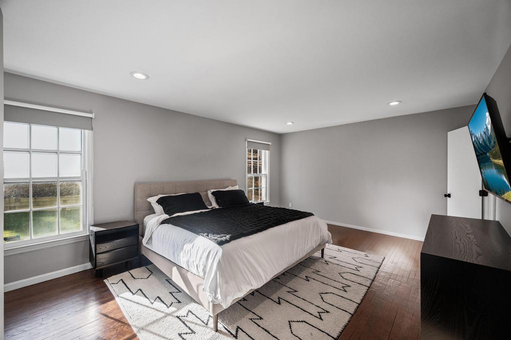 110 Peach Drive, East Hills, NY 11576