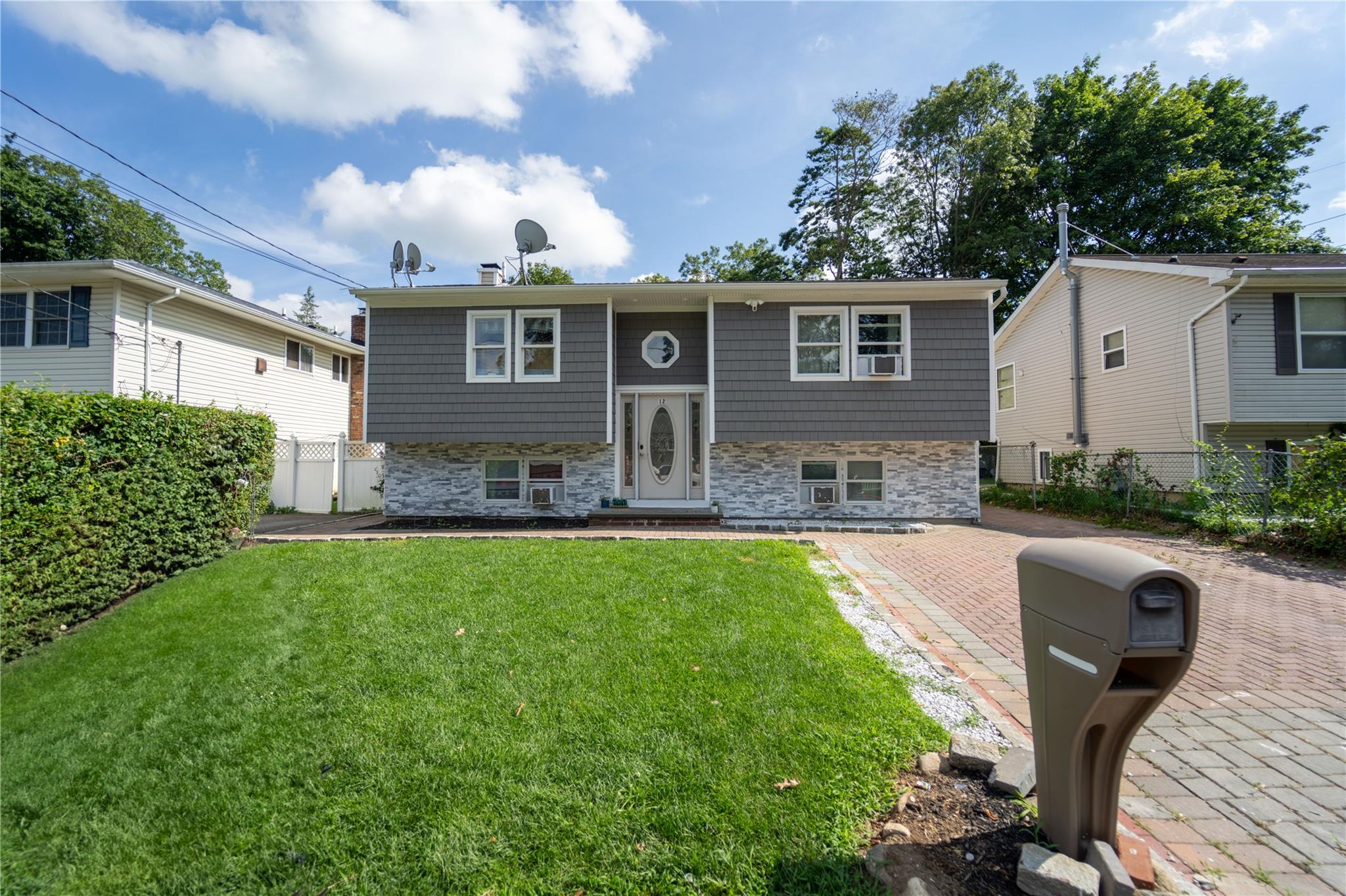 12 Croley Street, Huntington, NY 11743