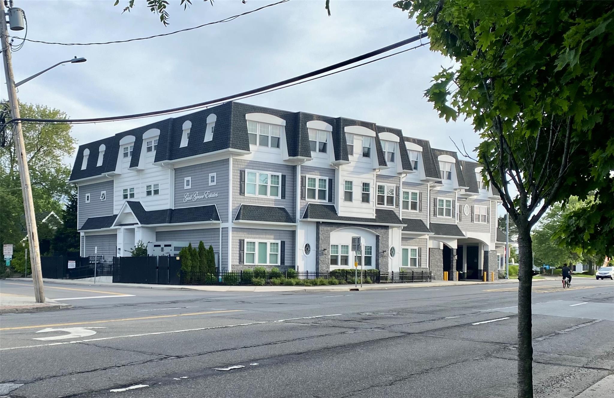840 Montauk Highway # 3F, Copiague, NY 11726
