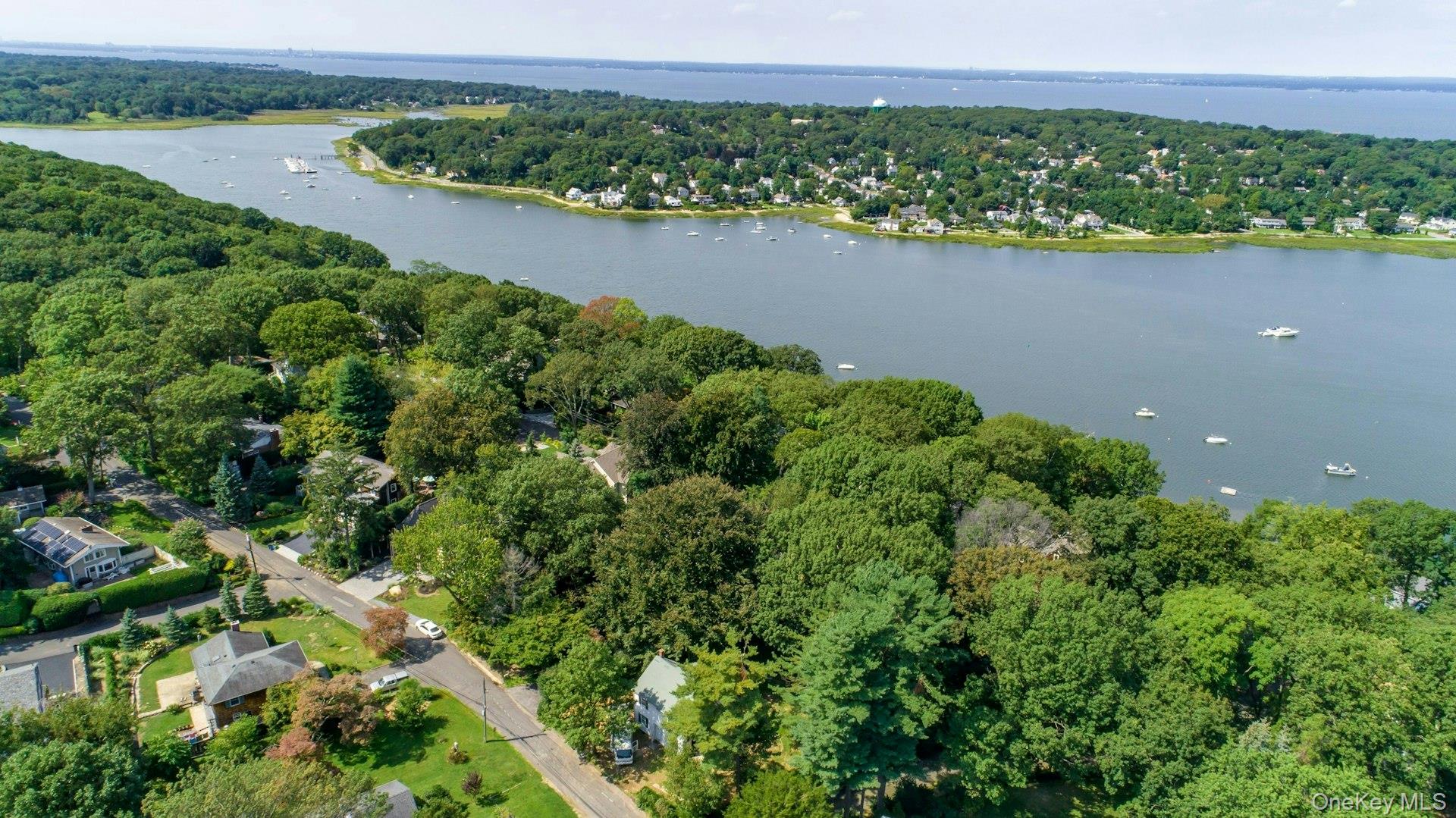 870 Heights Place, Oyster Bay, NY 11771