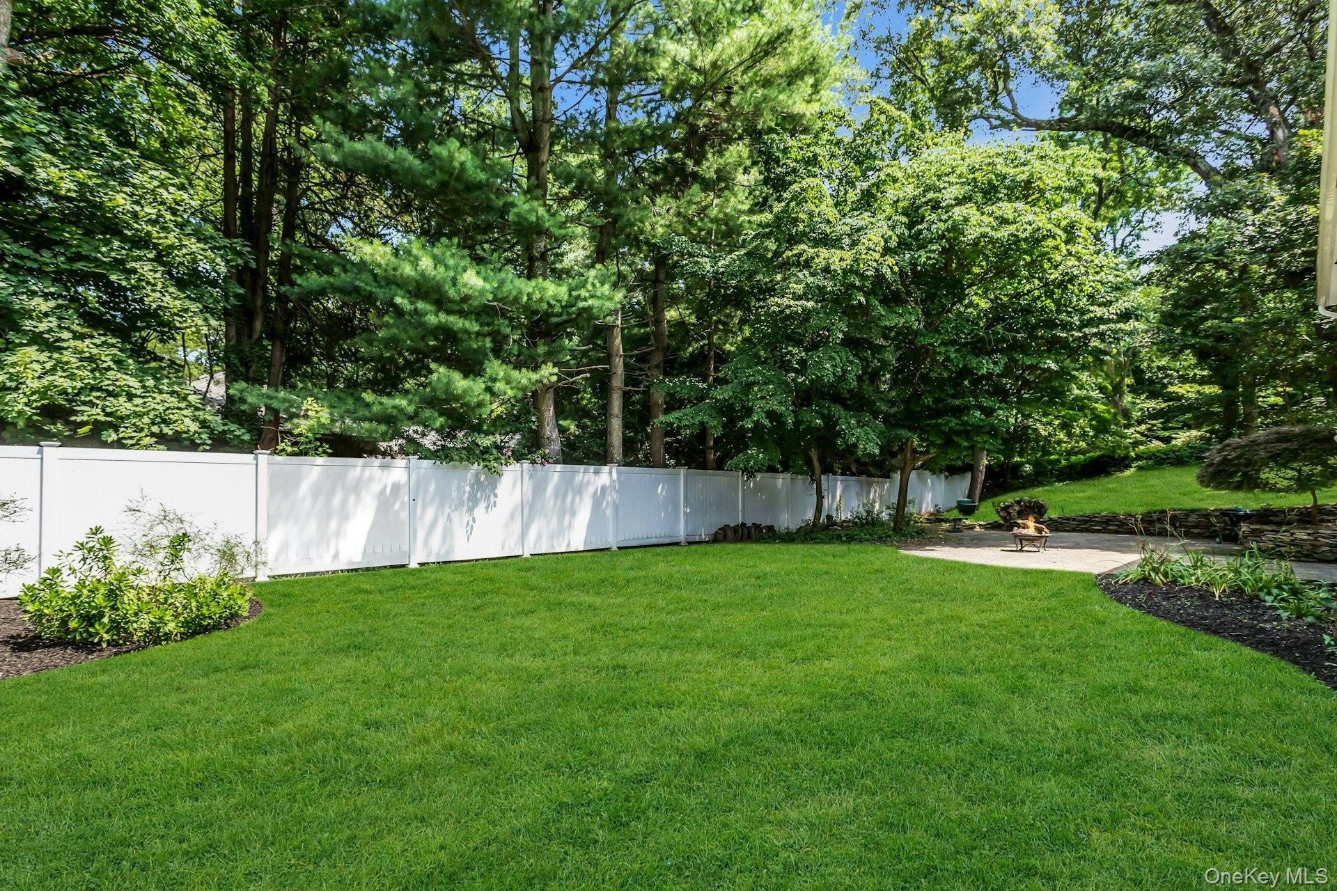 870 Heights Place, Oyster Bay, NY 11771