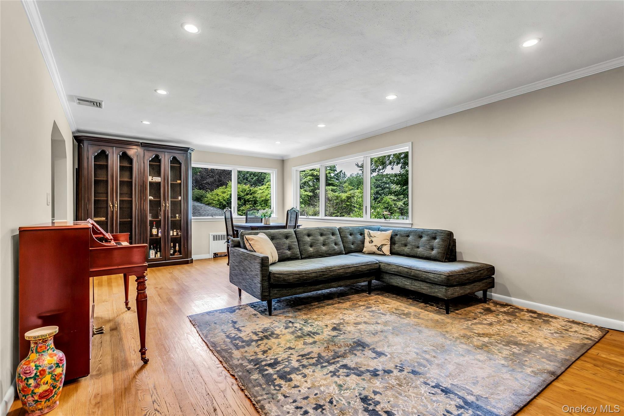 870 Heights Place, Oyster Bay, NY 11771