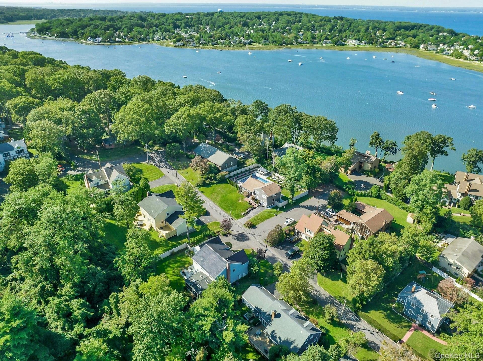 870 Heights Place, Oyster Bay, NY 11771