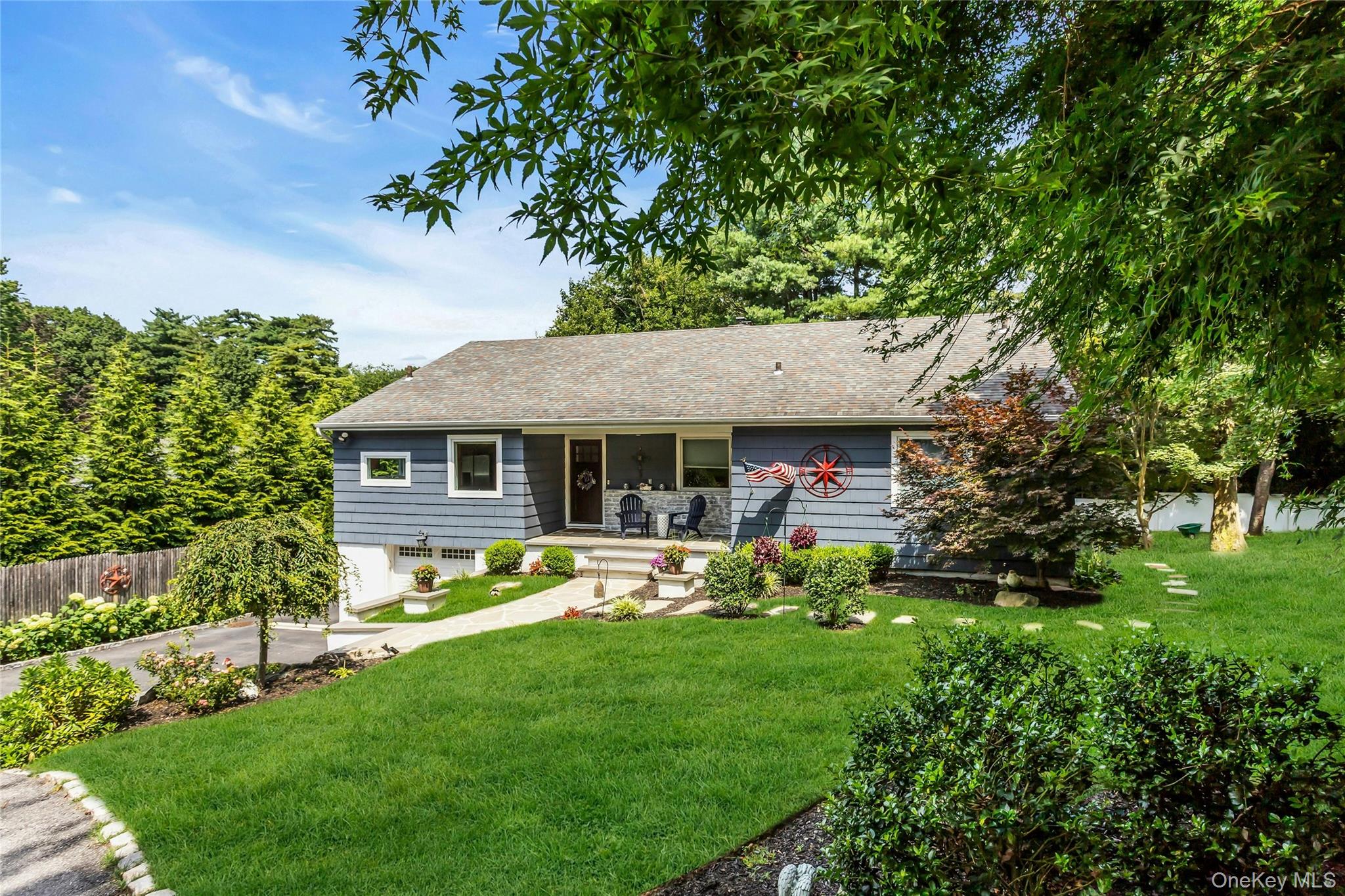 870 Heights Place, Oyster Bay, NY 11771