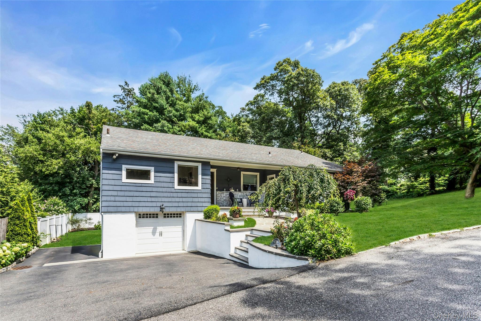 870 Heights Place, Oyster Bay, NY 11771