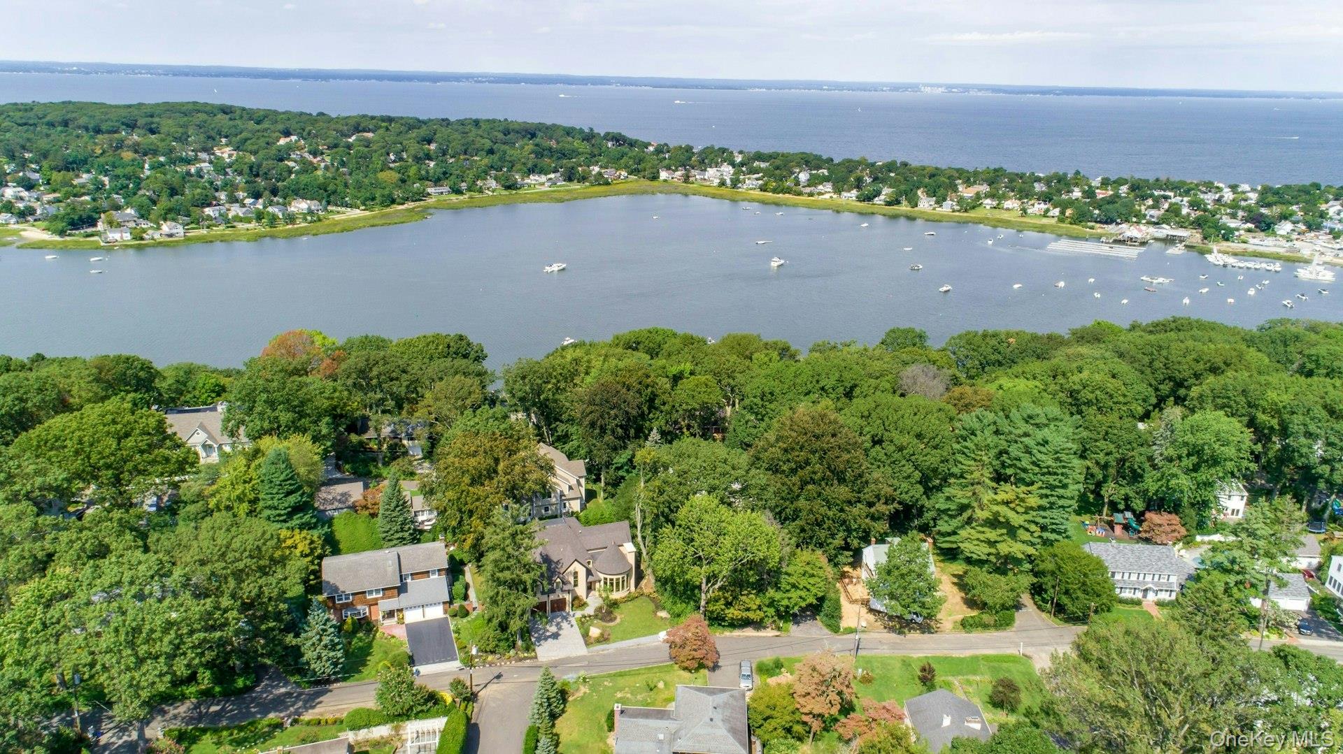 870 Heights Place, Oyster Bay, NY 11771