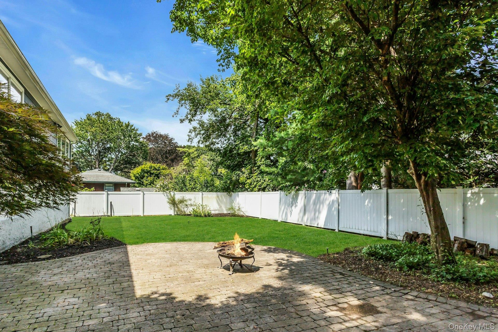 870 Heights Place, Oyster Bay, NY 11771